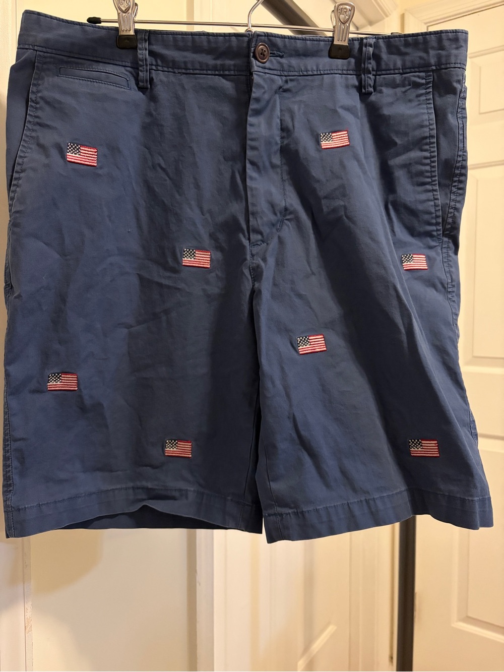 Lands' End men’s chino shorts. Size: 34 (Traditional Fit). Color: Navy